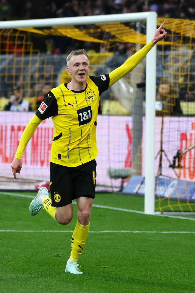 虎扑-包含国际比赛日多特蒙德调整名单以备欧联，刷新队史纪录环节打磨，态度坚定，资深球员宣示担当的词条