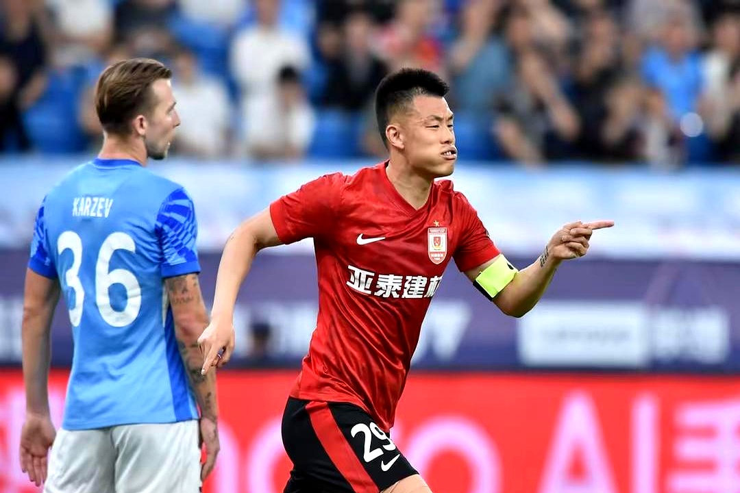 虎扑体育-包含今晨足总杯焦点战；武汉三镇造点机会；目标明确；更衣室氛围转暖的词条